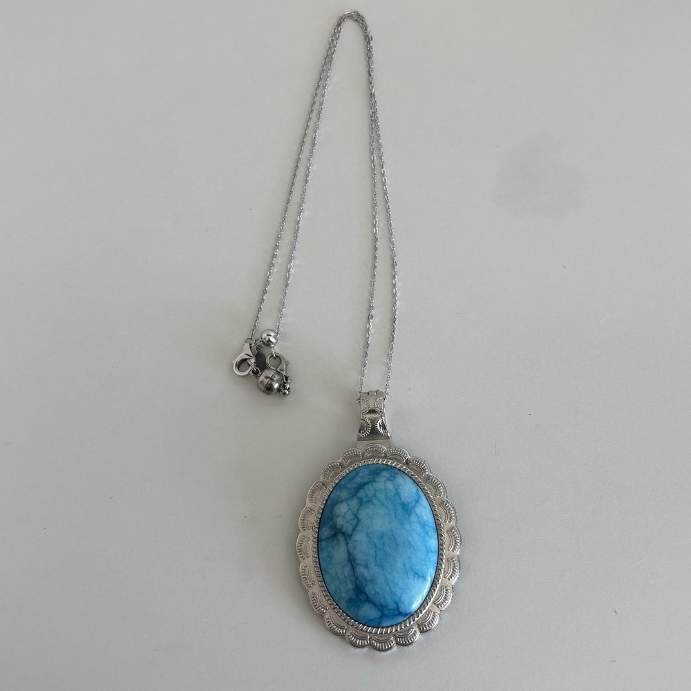 Large Blue Quartz Pendant With Chain Sivertone Magnetic Closure